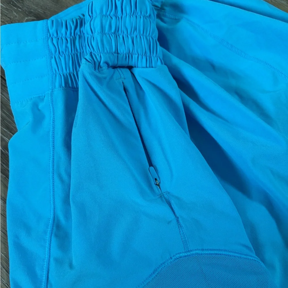 Lululemon Hotty Hot High Rise Shorts 2.5 Inch NWOT - Picture 4 of 11